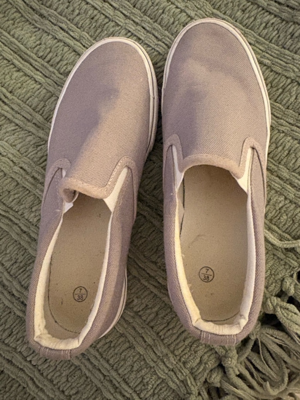 Slip-On Canvas Sneakers in Light Lavender